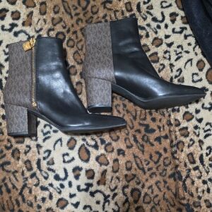 MICHAEL Michael Kors Black and Brown Ankle Boots